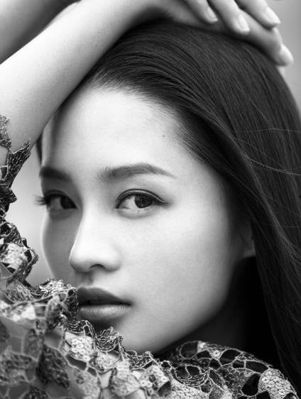 演员李沁资料,从青涩少女到演技派花旦的蜕变之路